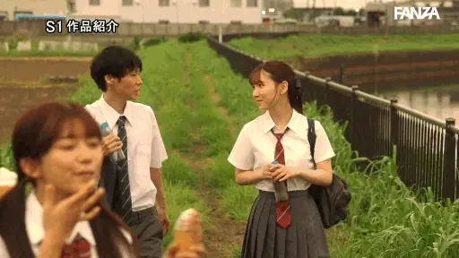 放課後の背徳青春【snos00022:夏期講習さぼり、彼女の親友2人組と昼間っからアンアンチュパチュパペニスとろけるような背徳3Pに没頭した思春期。】川越にこ 三田真鈴のエロいGIF画像[missav TKtube 無料エロ動画フル館]