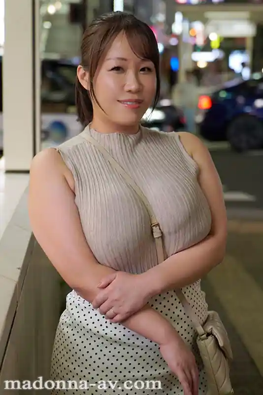 3分絶頂の名器人妻【roe00438:これぞ爆乳、これぞ名器―。 どんな男も3分でイキ果ててしまうLカップ人妻 豊田怜花 43歳 AV DEBUT】豊田怜花のエロい画像1[missav TKtube 無料エロ動画フル館]