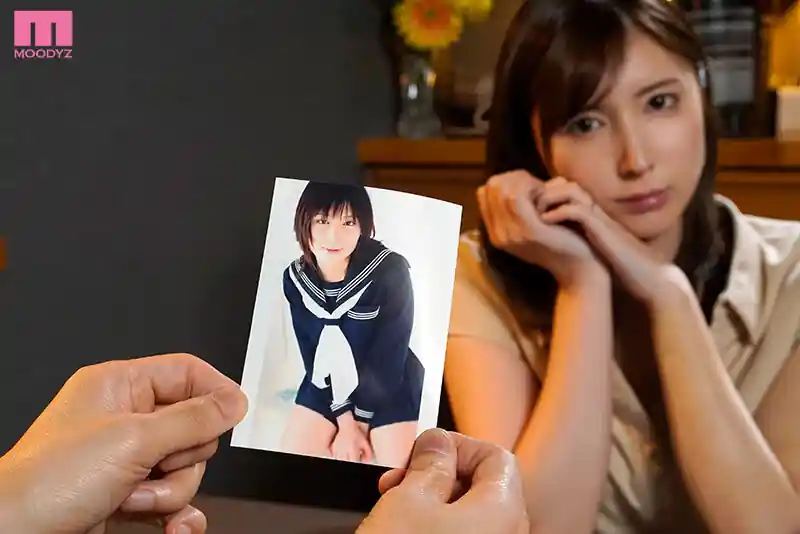 制服姿の青春ごっこ【midv00728:年上の妻みうに制服着せて青春SEX 大好きな妻の10代を妄想して出会った頃のようにハメ狂いした週末 仲村みう】仲村みうのエロい画像1[missav TKtube 無料エロ動画フル館]